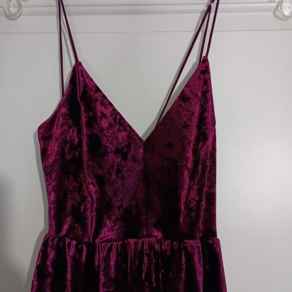 Silence + Noise Burgundy Crushed Velvet Romper S Stretch Vamp Romantic Goth UO - Picture 4 of 8